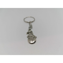 Ezüst kulcskarikára és rövid láncra fűzött, hóember alakú kulcstartó.