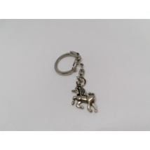 Ezüst kulcskarikára fűzött kulcstartó ezüstszínű unikornisos medállal.