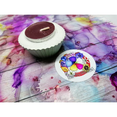 Muffinforma alakú gipsz gyertyatartó, világoszöldre festve, középen bordó, csillogós mécsessel.