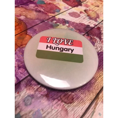 I love Hungary piros,fehér zöld zászló színnel. Köszönet : https://www.flaticon.com/authors/freepik 